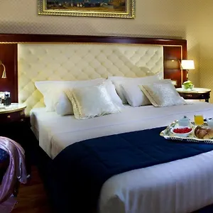 https://hotel-mondial-rome.it-romehotels.com